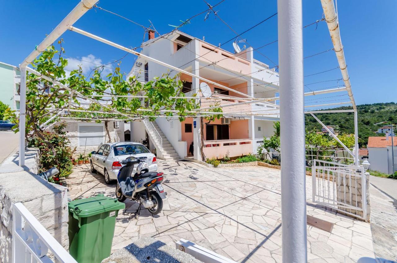 טרוגיר Apartments Kursan מראה חיצוני תמונה